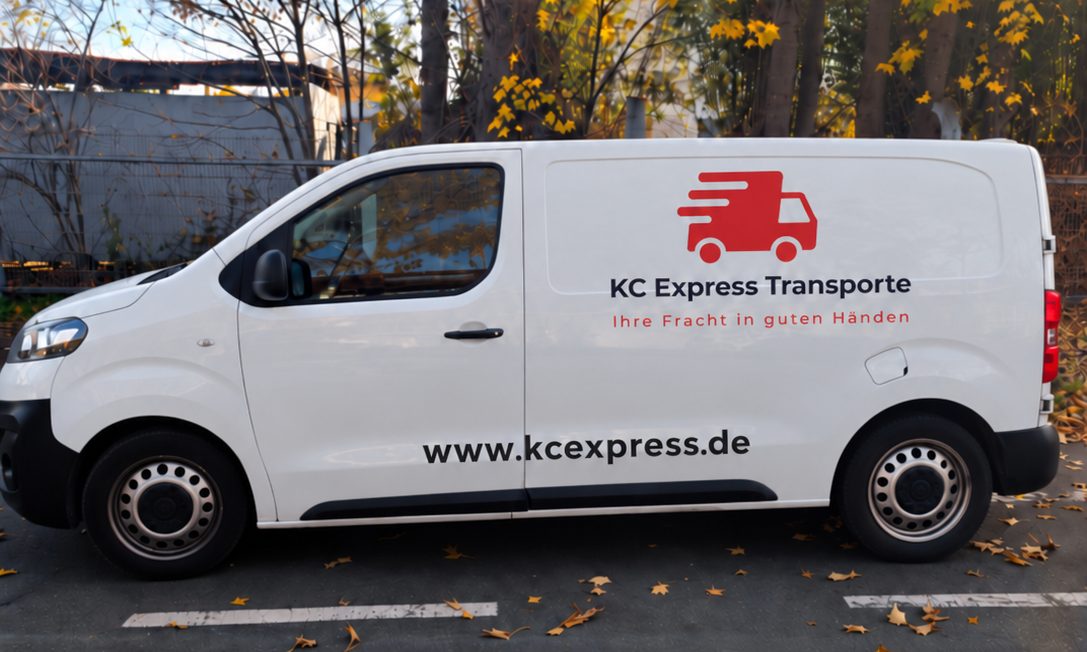Weißer Transporter von KC Express